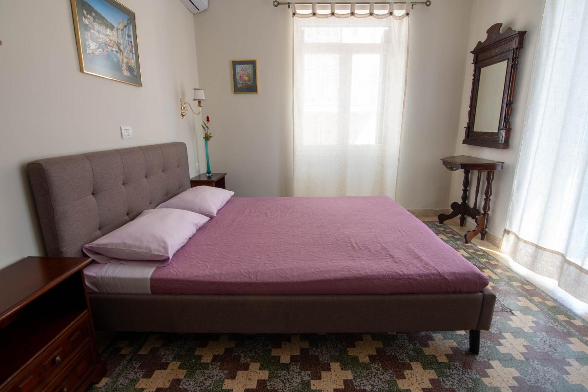 Villa Captains' House *